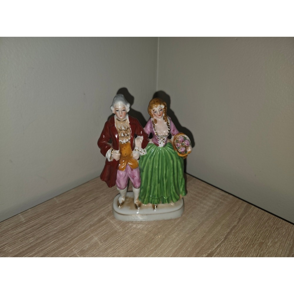Vintage Made in Occupied Japan Porcelain Colonial Couple Figurine Burgundy Green